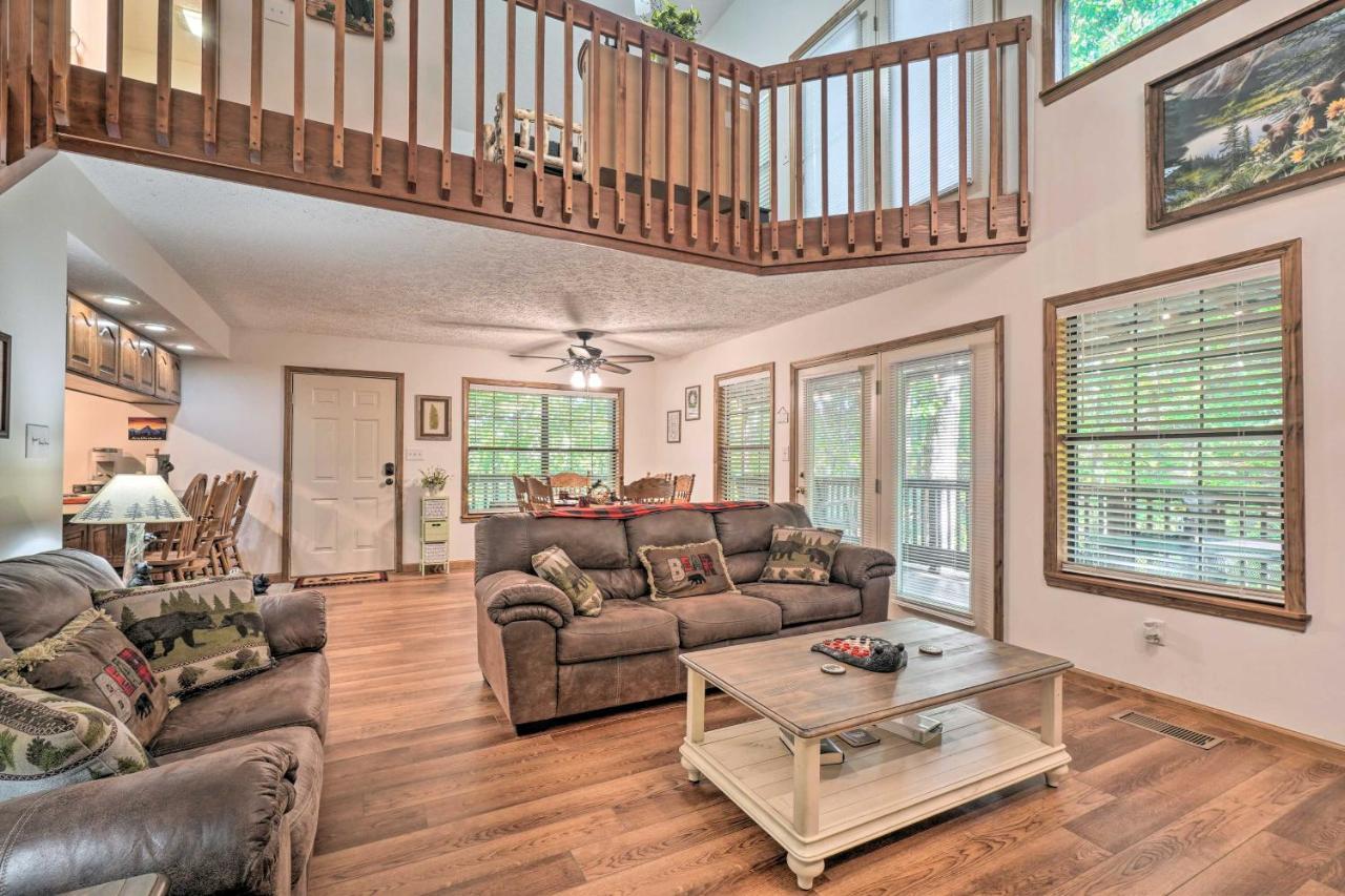 Picturesque Pigeon Forge Cabin With Mountain Views Exterior photo