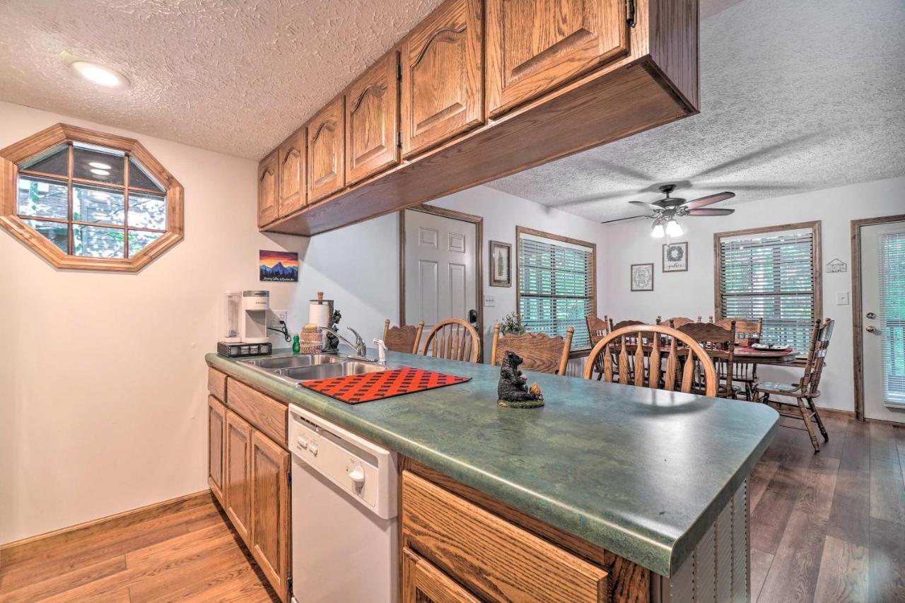 Picturesque Pigeon Forge Cabin With Mountain Views Exterior photo